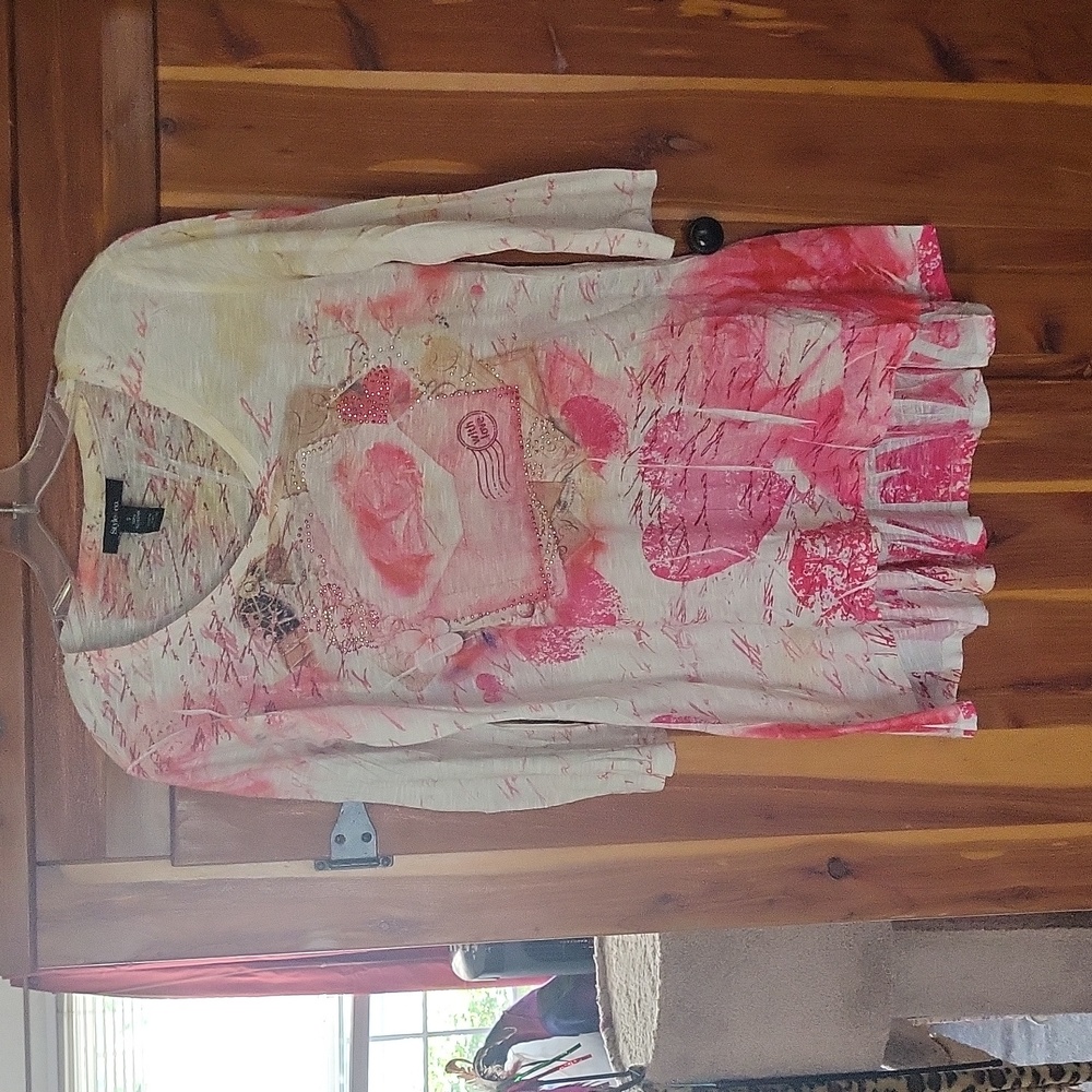 Beautiful pink and cream 3/4 sleeve shirt.